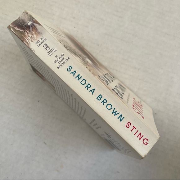 Sting by Sandra Brown Paperback - Picture 6 of 6